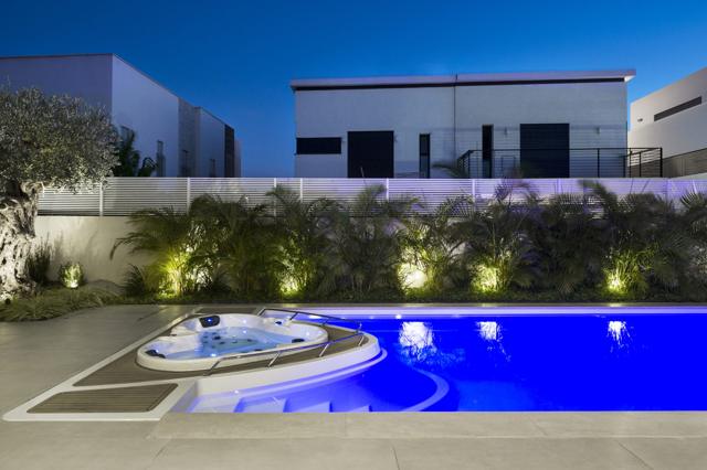 Compass Yacht Pool – foto 5
