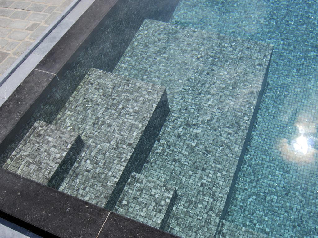 caption for image 1