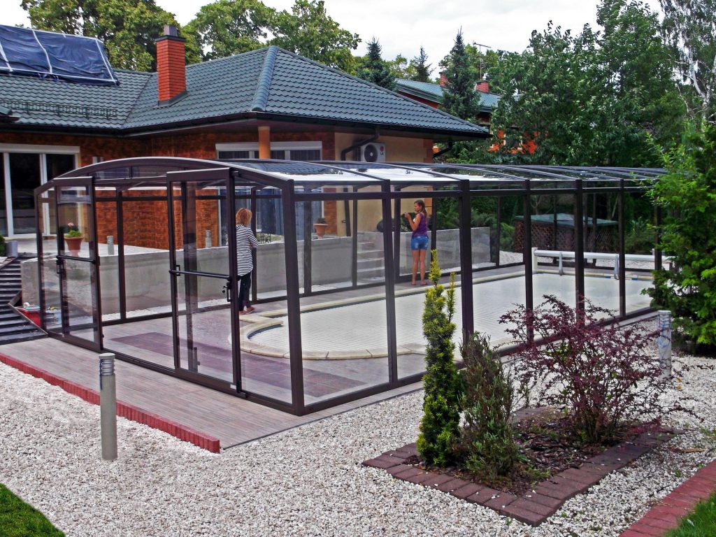 caption for image 1